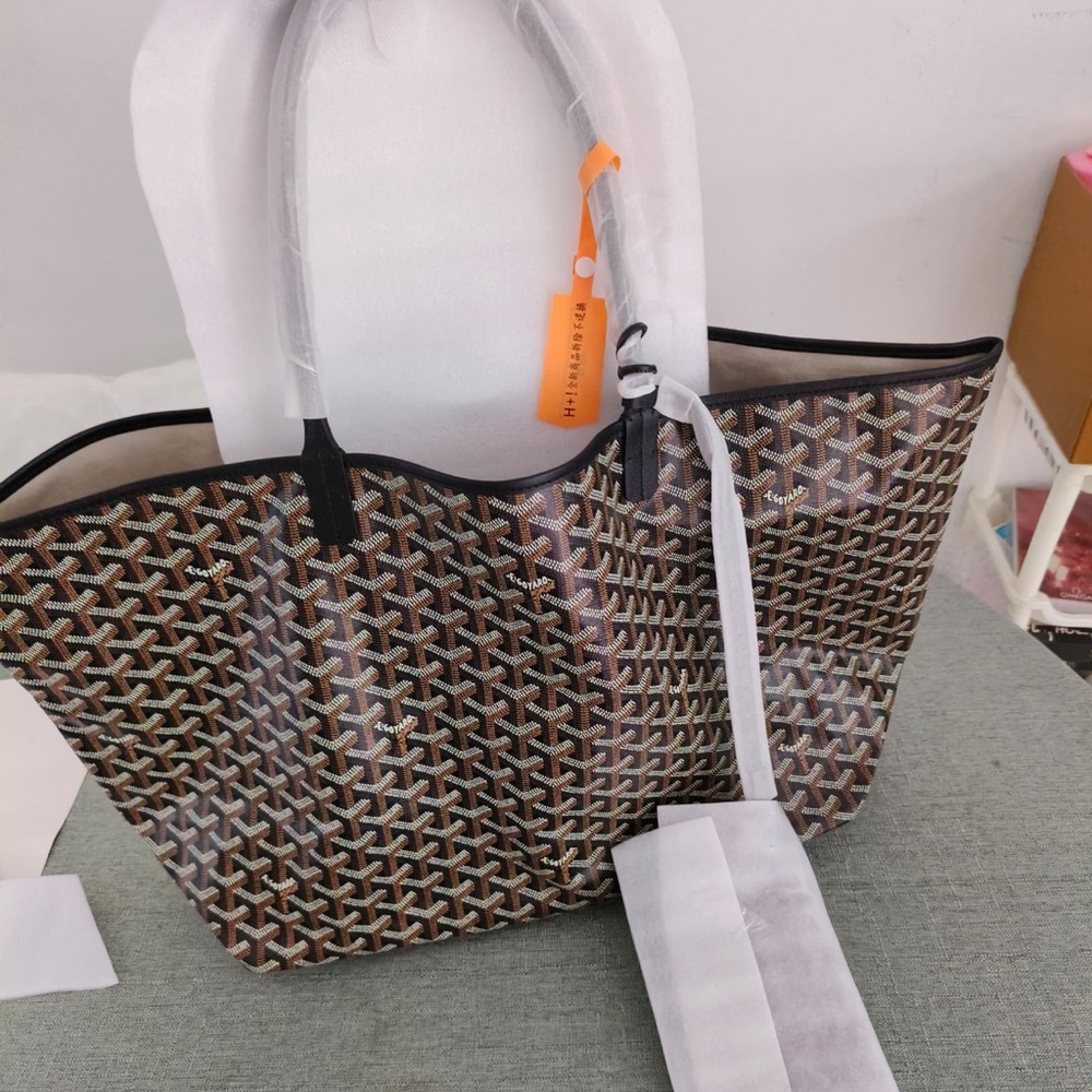 Large printed tote